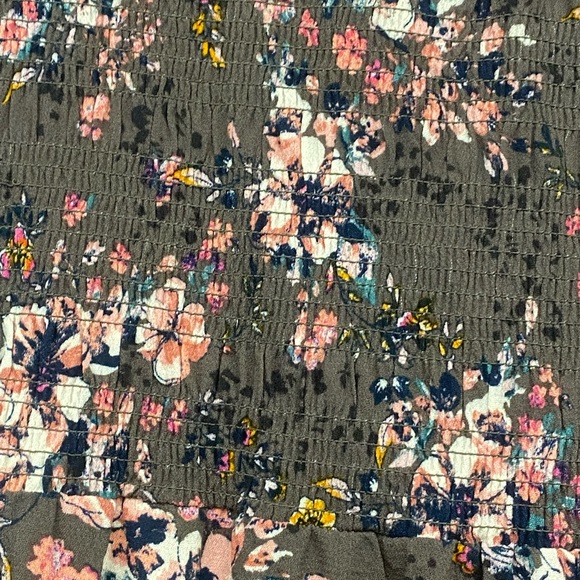 Women’s “Knox Rose” Sz Small high low Chiffon smocked button down flutter shirt - Picture 6 of 7